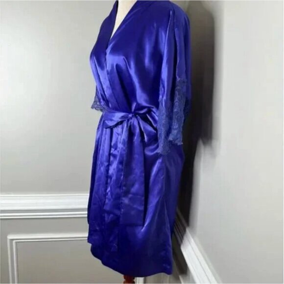Natori Women's Plume Kimono with Lace Detail Robe Purple Size Medium - Picture 4 of 9